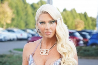 ŽESTOKO ZAKUCAVANJE KARLEUŠE NA SNIMANJU "PINKOVIH ZVEZDA": Pevačica obrisala patos Milicom Pavlović i Aleksandrom Mladenović! (VIDEO)