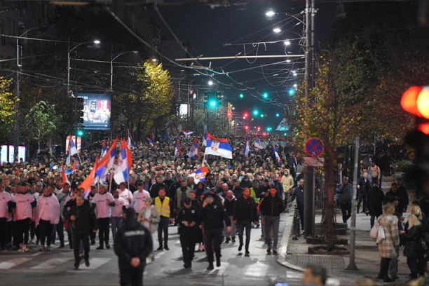 VIŠE OD 47.500 LJUDI ISPRED SKUPŠTINE! Oglasio se MUP o broju građana koji dočekuju Srbe sa Kosova!