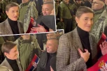 "SRBI SA AP KIM ČUVAJU USTAVNI POREDAK SRBIJE, PONOSNA SAM ŠTO IH DOČEKUJEM!" Brnabić sa narodom ispred Skupštine Republike Srbije