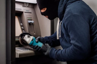 ČUDNA KRAĐA! Nepoznati LOPOVI ukrali BANKOMAT!