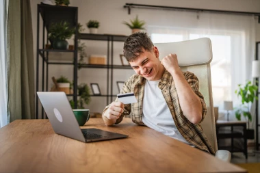 VLADIMIRU FIRMA GREŠKOM UPLATILA 34 PLATE DRUGIH RADNIKA! Njegova odluka je sve šokirala: "NISAM DUŽAN DA VRATIM NOVAC"