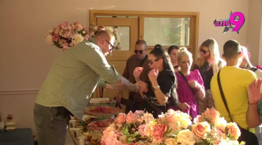 MAJA POMUTILA UM JANJUŠU: Zaboravio na ostale takmičare, pa dohvatio GRUDI bivše - kamere zabeležile EKSPLICITNE SCENE!