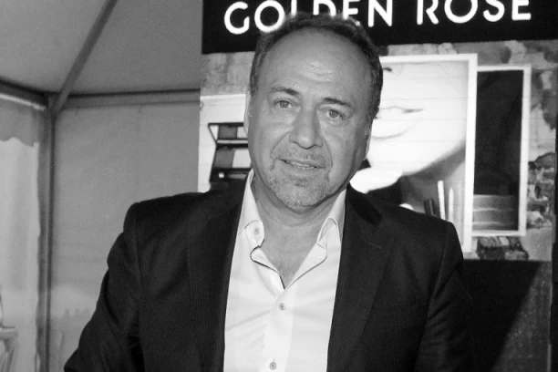 BIRAO JE IZMEĐU FUDBALA I MUZIKE! Marinko Rokvić je voleo jednu ženu četiri decenije, a evo ko je prepoznao njegov talenat za pevanje!