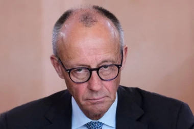 MERC SLAVI 70. ROĐENDAN: CDU organizuje proslavu za šefa - upadljivo će odsustvovati JEDNA osoba!