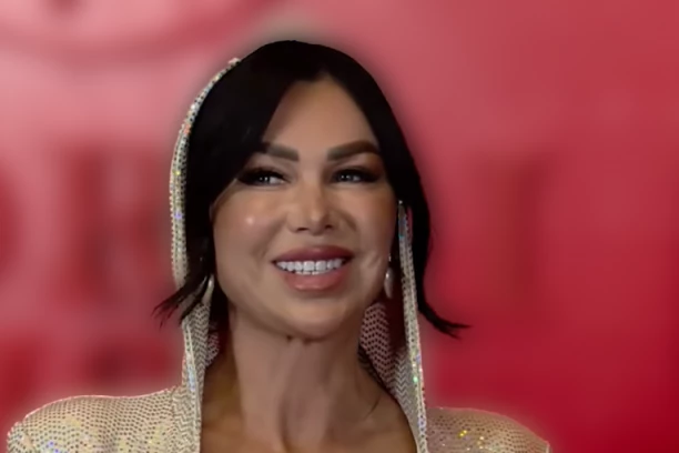 NABUJALI SILIKONI SAMO ŠTO NE PUKNU, ISPADAJU NA SVE STRANE! Evo zašto svi komentarišu Stanijino pojavljivanje na crveniom tepihu - NIJE ZA ONE SA SLABIM SRCEM! (VIDEO)