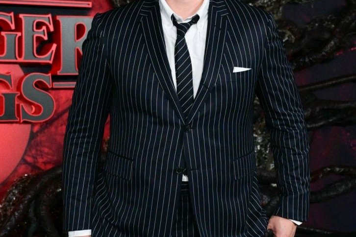 Mili Bobi Braun i Dejvid Harbor