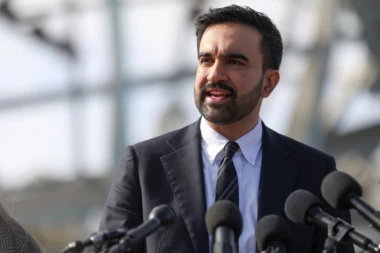 RAZBESNEO SRBE, POKAZAO ALBANSKOG ORLA! Skandalozno ponašenje prvog čoveka Njujorka - novi gradonačelnik šokirao