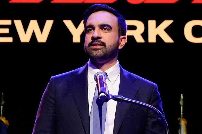 PRVI MUSLIMANSKI GRADONAČELNIK NJUJORKA PREUZEO DUŽNOST! Imigrant iz Ugande ušao u istoriju