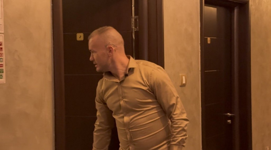 MUNJEZ OTVORIO VRATA APARTMANA U KOM JE ANITA IMALA AFERU: Otkrio detalje, priznao da li ulazi u "Elitu 9"! (VIDEO)