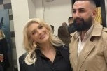 NIKOLINA KOVAČ PRVI PUT JAVNO PROŠETALA TRUDNIČKI STOMAK! Pevačica blista u ŠESTOM MESECU TRUDNOĆE, Saša progovorio O IMENU TREĆE BEBE (VIDEO)