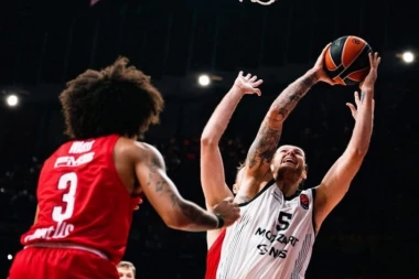 PARTIZAN SE SAMOUBIO U PIREJU: Crno-beli ispustili pobedu, crna serija traje preko 2 decenije!