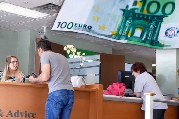 POZNATA BANKA ČASTI SVOJE KLIJENTE SA 100 EVRA! Prvo 20, 50, pa još 30 - ovo su koraci!