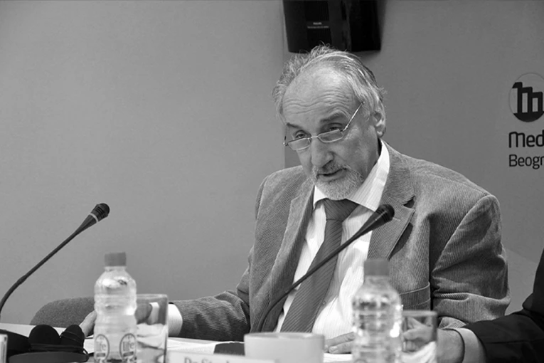 KO JE BIO VLADIMIR VUKČEVIĆ! Prvi tužilac za ratne zločine bio nosilac crnog pojasa i brojnih nagrada! Iza sebe ostavio tri ćerke!