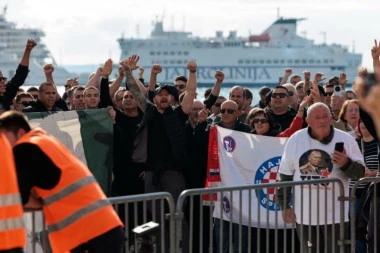 KAKAV SKANDAL! Pušteni na slobodu muškarci koji su napali Srbe u Splitu - uz povike "Za dom spremni" isterali i devojčicu sa nogom u gipsu!