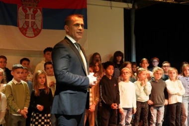 SRBIJA OSVAJA SRCA U HOLANDIJI! Ministar Milićević otvorio manifestaciju u Roterdamu: "CRKVA ČUVA NAŠ IDENTITET" (FOTO)
