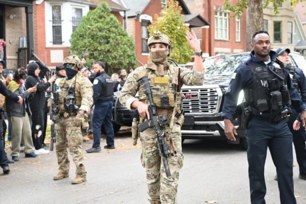 HAOS U ČIKAGU: Napadač pucao na Trampove agente - situacija dramatična! (VIDEO)
