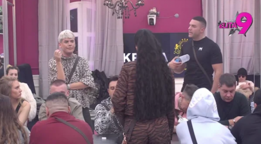 PUKLA BRUKA UŽIVO NA PINKU, OVO JE TOTALNO UNIŠTENJE ANĐELA RANKOVIĆA: Nakon skandala sa Milicom, isplivao nov prljav veš!