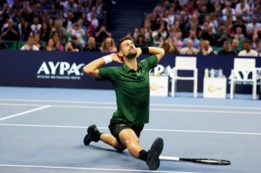 NOLE, OVO MOŽEŠ SAMO TI: Sezona je završena, a Đoković ne staje! (VIDEO)