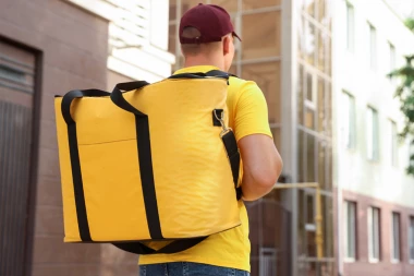 PLAĆENICI U ULOZI DOSTAVLJAČA HRANE! Osujećena likvidacija na Senjaku potvrdila - MAFIJA SVE ČEŠĆE KORISTI OVAJ SMRTONOSNI TRIK!