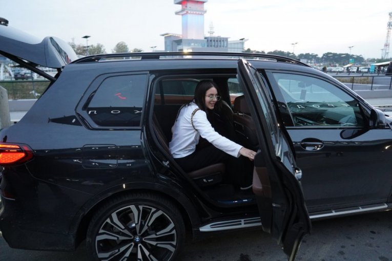 Anastasija i Gudelj na aerodromu