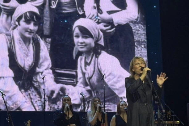 BILJA KRSTIĆ VEČERAS PEVA ZA ONE KOJI VIŠE NISU S NAMA: Pevačica u crnini nakon SMRTI sestre - posvetila pesmu Bori Čorbi! (VIDEO)