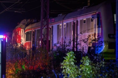 HOROR U SLOVAČKOJ: Desetine putnika povređeno u sudaru vozova - druga ovakva nesreća u poslednjih mesec dana! (VIDEO)