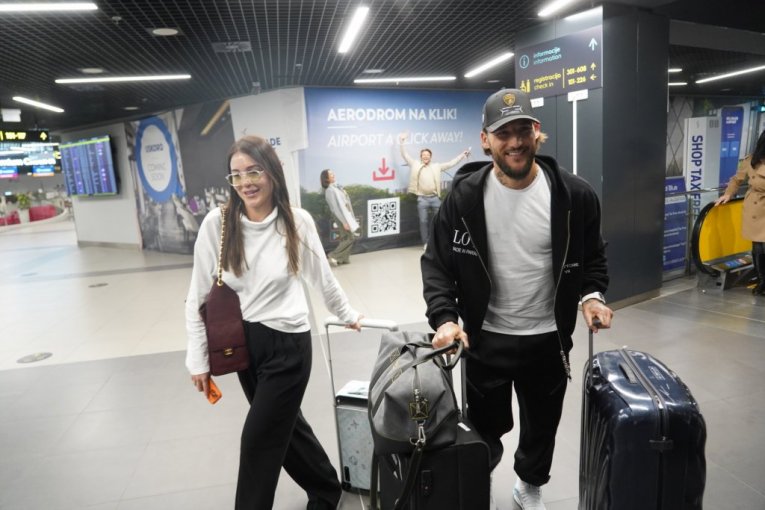 Anastasija i Gudelj na aerodromu