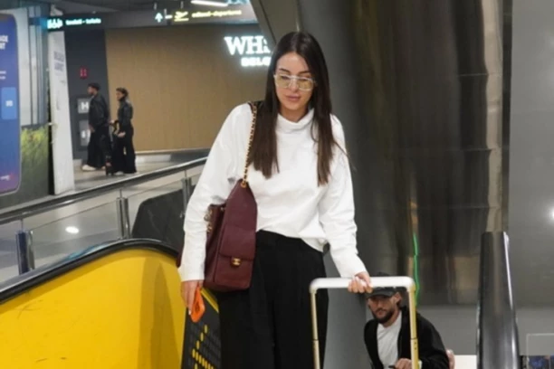 ANASTASIJA NAPRAVILA BUM NOVIM OGLAŠAVANJEM: Ovo je jedan od najbitnih datuma za malog Ilijana! (FOTO)