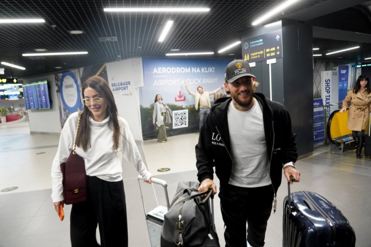 Anastasija i Gudelj na aerodromu