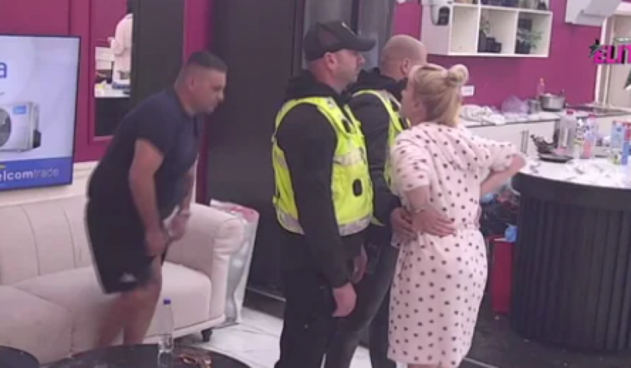 BRUTALNA MAKLJAŽA U ELITI, PREKINUT PROGRAM! Obezbeđenje HITNO zaustavilo TUČU u Beloj kući!