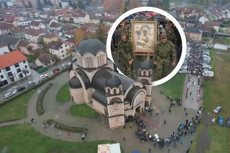 SVETINJA SA HILANDARA STIGLA U ZAPADNU SRBIJU: U Požegi dočekana verna kopija ikone Bogorodice Trojeručice