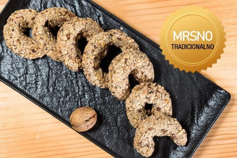 ORASNICE KAO NEKAD – ORIGINALNI RECEPT: Starinski kolač bez koga se slava nije mogla zamisliti (VIDEO)