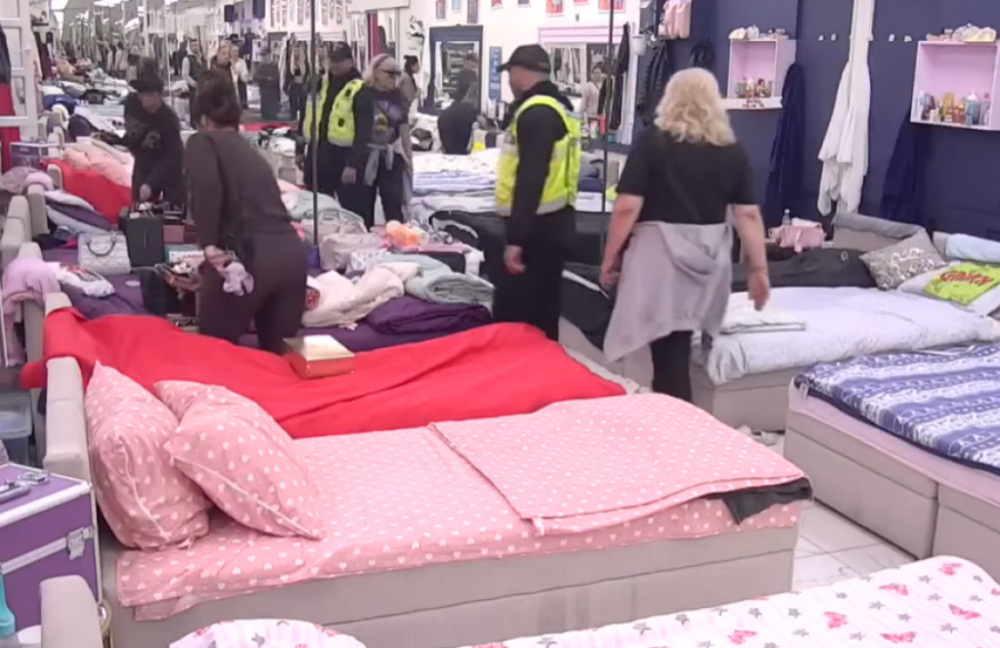 OBEZBEĐENJE OPKOLILO BELU KUĆU - MILJANA KULIĆ DEMOLIRALA PROSTORIJE: Učesnica na korak do diskvalifikacije!