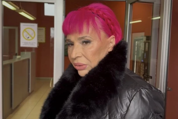 NAJBRUTALNIJI OKRŠAJ U "PINKOVIM ZVEZDAMA", HITNO ZAUSTAVLJENO SNIMANJE: Prekid programa zbog drame, pevačici krenula para na uši!