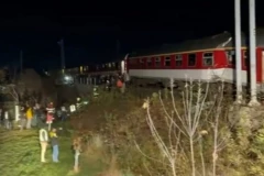 VOZ ISKOČIO IZ ŠINA, IMA POVREĐENIH! Drama u prestonici (VIDEO)