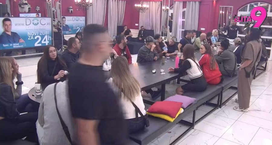 ALEKSANDRA JAKŠIĆ PIPKALA ASMINA ZA POLNI OGRAN! Nova SKANDALČINA na imanju!