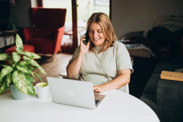 POSAO U SRBIJI BEZ ŠEFA, A DA NIJE "MOTIVACIONI GURU": Najisplativija zanimanja koja danas ljudi rade od kuće