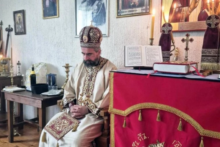 MITROPOLITU METODIJU PRETI HAPŠENJE: Vernici uznemireni zbog odluke suda u Beranama