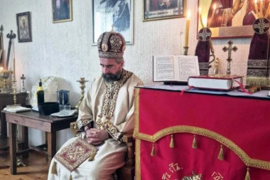 MITROPOLITU METODIJU PRETI HAPŠENJE: Vernici uznemireni zbog odluke suda u Beranama