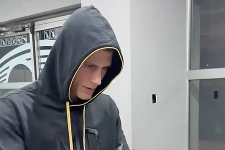 LUDA SCENA U ARENI: Nedović potpisao Zvezdin dres posle utakmice Partizana! (VIDEO)