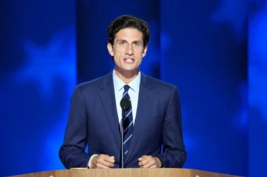 ISTORIJA SE PONAVLJA, JOŠ JEDAN KENEDI ULAZI U POLITIKU! "Mladi lav" prozvao TRAMPA i poslao Amerikancima prejaku poruku