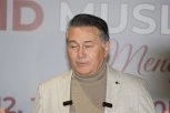 HALID MUSLIMOVIĆ ČUVENIM HITOM OTVORIO KONCERT U SAVA CENTRU! Podigao publiku, a ova pesma ima posebno značenje!