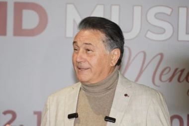 NIKO NIJE ZNAO DA JE TRUDNA! Naša pevačica zablistala na koncertu Halida Muslimovića, ŠUŠKA SE DA JE OVO NAJVEĆA TAJNA NA ESTRADI!