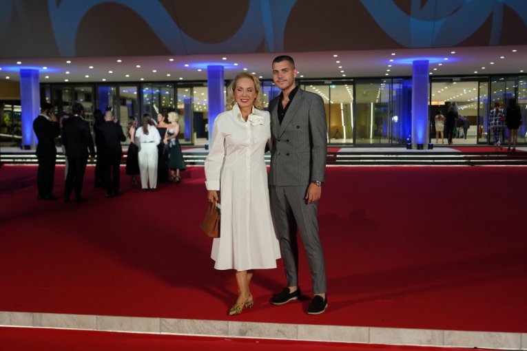 Lepa Brena i Viktor Živojinović