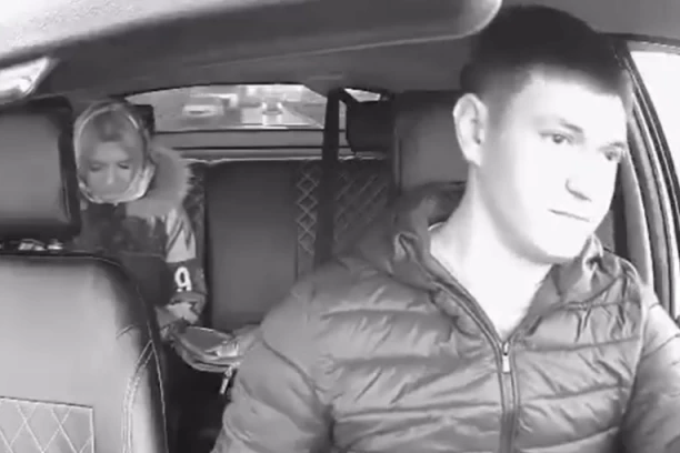 JEZIVO! Putnica ušla u taksi i odmah iz torbe IZVUKLA MAČETU! Vozač se oduzeo od straha, pa je doneo RIZIČNU ODLUKU (VIDEO)