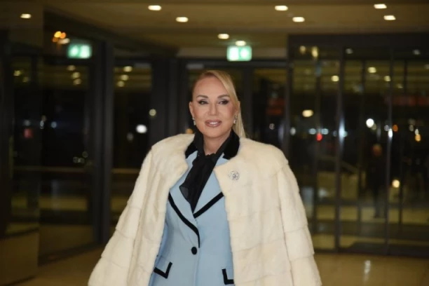 LEPA BRENA PONIŽENA U PROGRAMU UŽIVO: Koleginica nije štedela reči (VIDEO)
