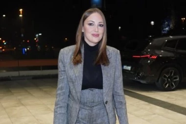 ŽIVOJINOVIĆI NA OKUPU: Aleksandra i Filip stigli zajedno, pojavila se i Brena! (GALERIJA)