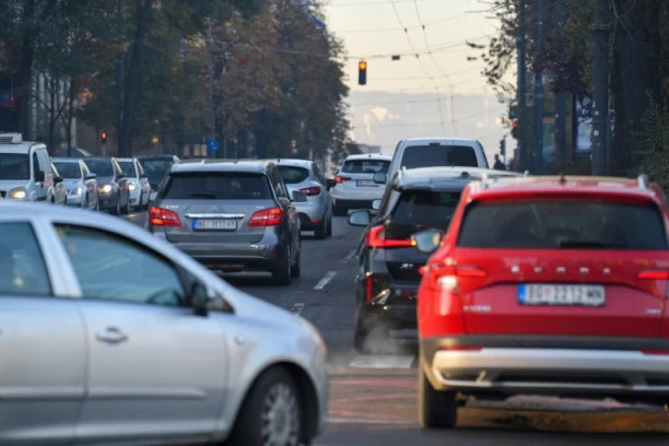 Ovo je lista automobila koji troše najmanje goriva, a imaju pristupačnu cenu
