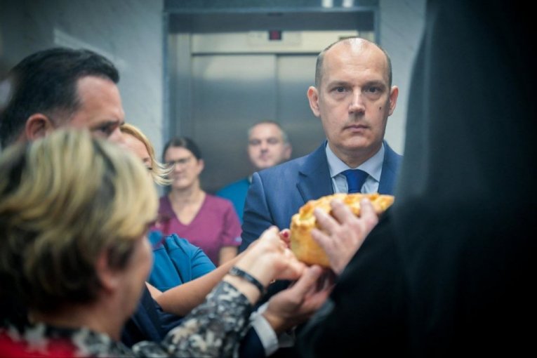 Ministar zdravlja u Vladi Republike Srbije Zlatibor Lončar proslavio je danas zajedno sa ministrom zdravlja Grčke Spiridonom Adonisom Georgiadisom lekarsku slavu Sveti Vrač