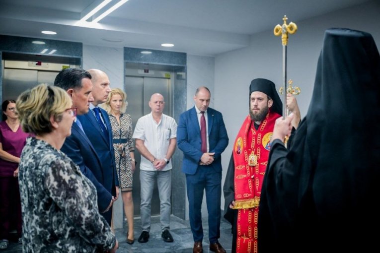 Ministar zdravlja u Vladi Republike Srbije Zlatibor Lončar proslavio je danas zajedno sa ministrom zdravlja Grčke Spiridonom Adonisom Georgiadisom lekarsku slavu Sveti Vrač